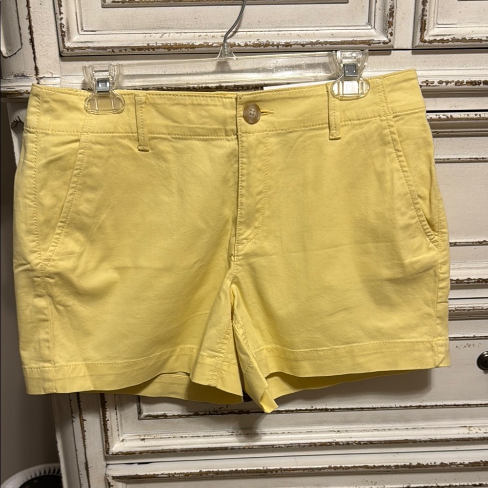 NEW LOFT The Washed Twill Yellow Women's Shorts Size 6 Curvy